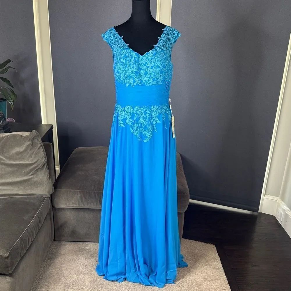 Women’s Blue Full Length Formal Dress V-Neck Lace Appliqué Bodice Size 10 NWT